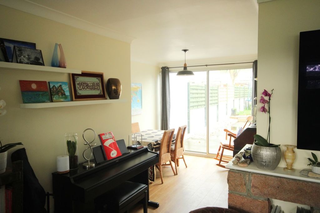 Property photo 3 of 20