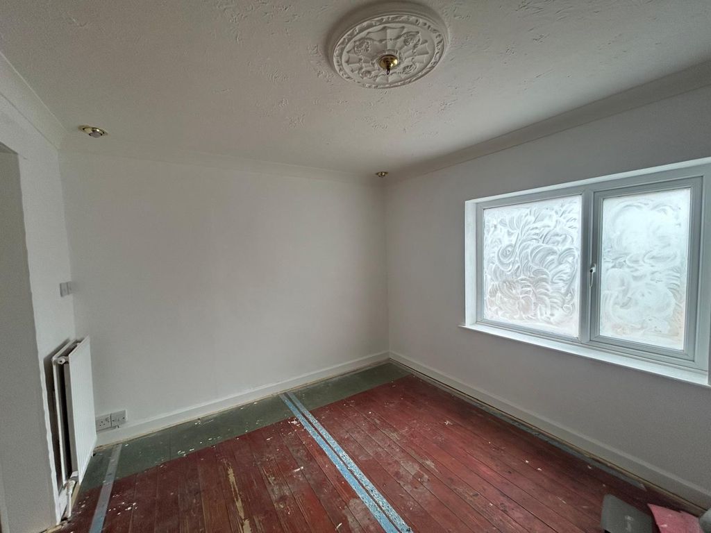 Property photo 3 of 26 Lounge/Dining Room