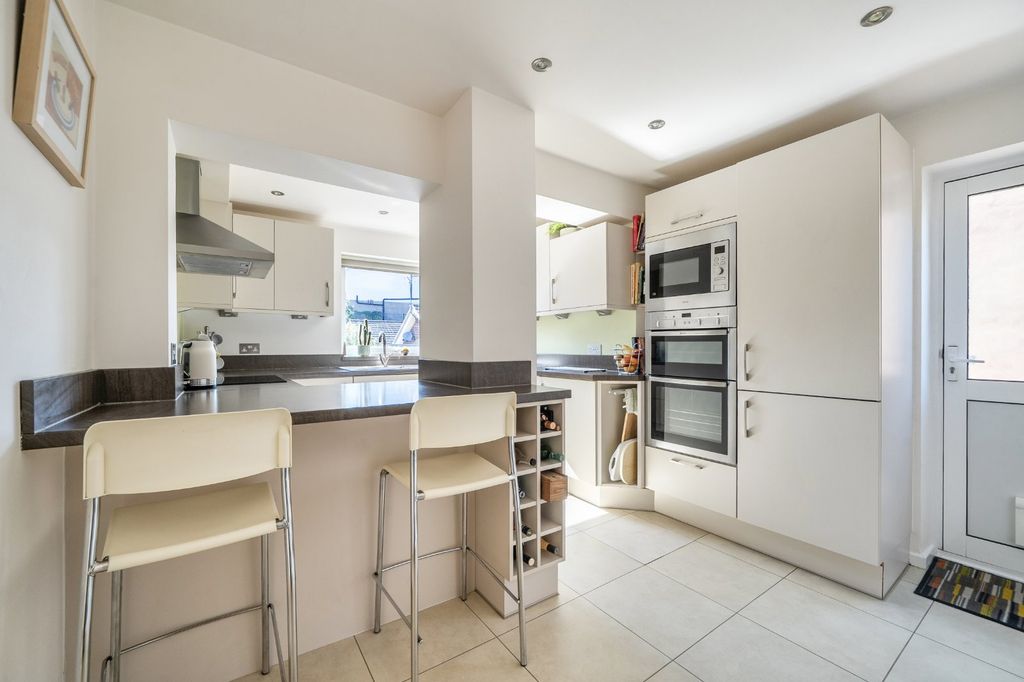 Property photo 2 of 19 Kitchen
