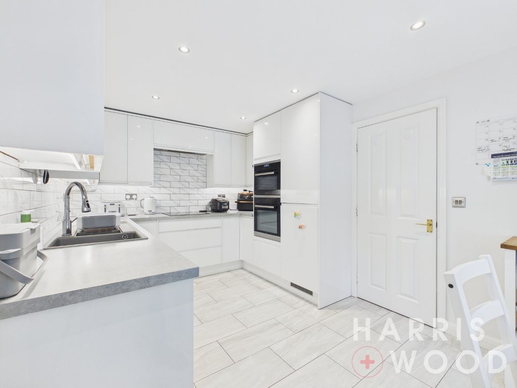 Property photo 2 of 27 5170392