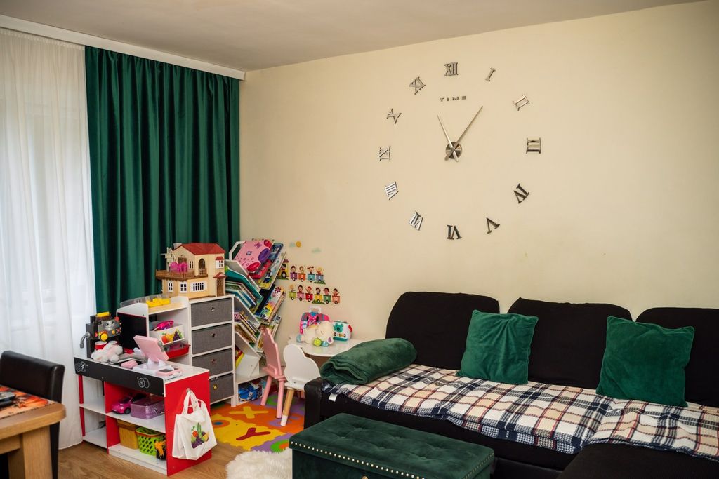 Property photo 3 of 11
