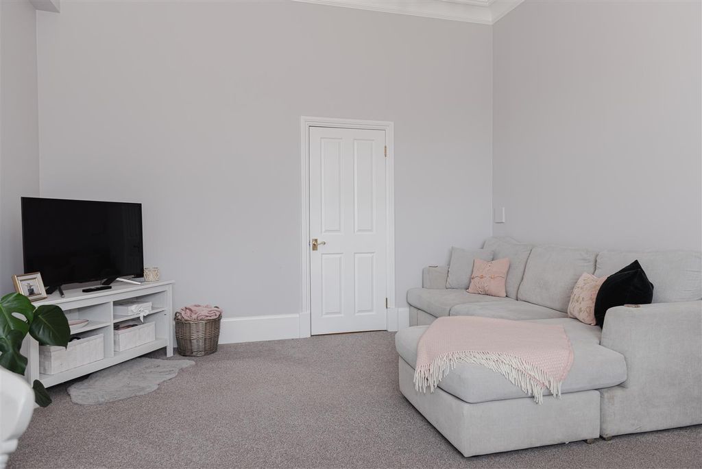 Property photo 3 of 23 5.Jpg