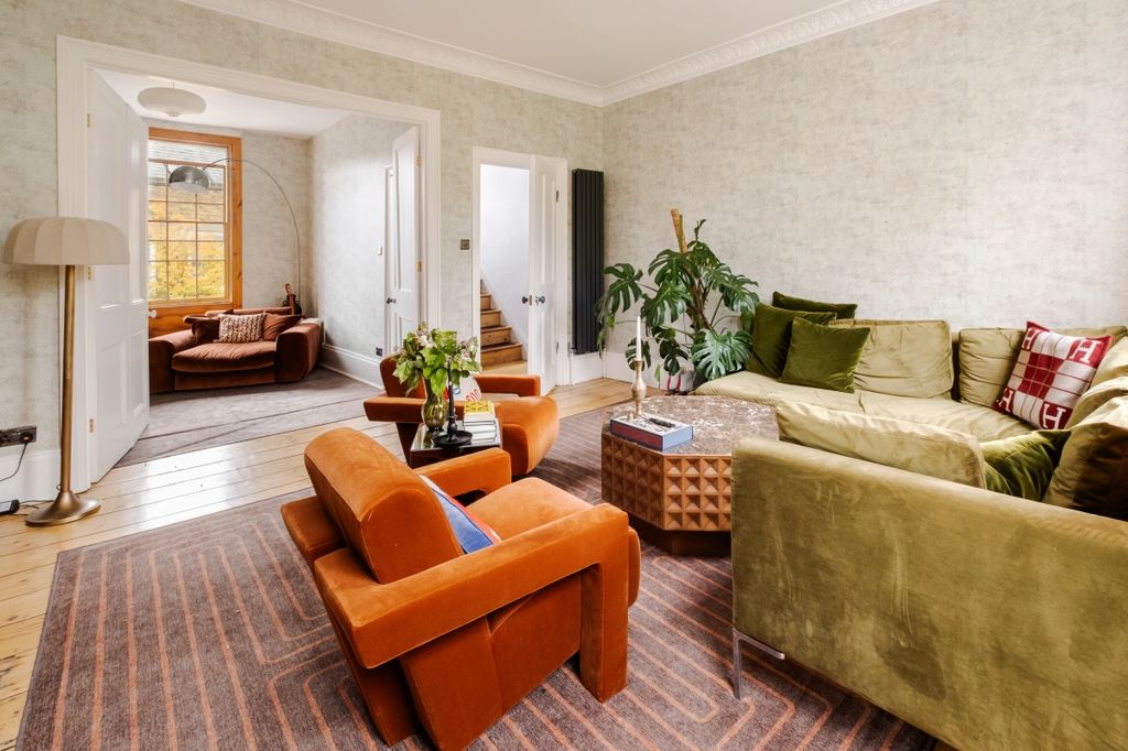 Property photo 2 of 26 Barnsbury Road