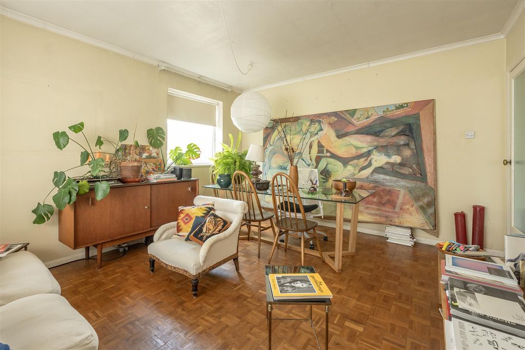 Property photo 3 of 18 New Wanstead, E11