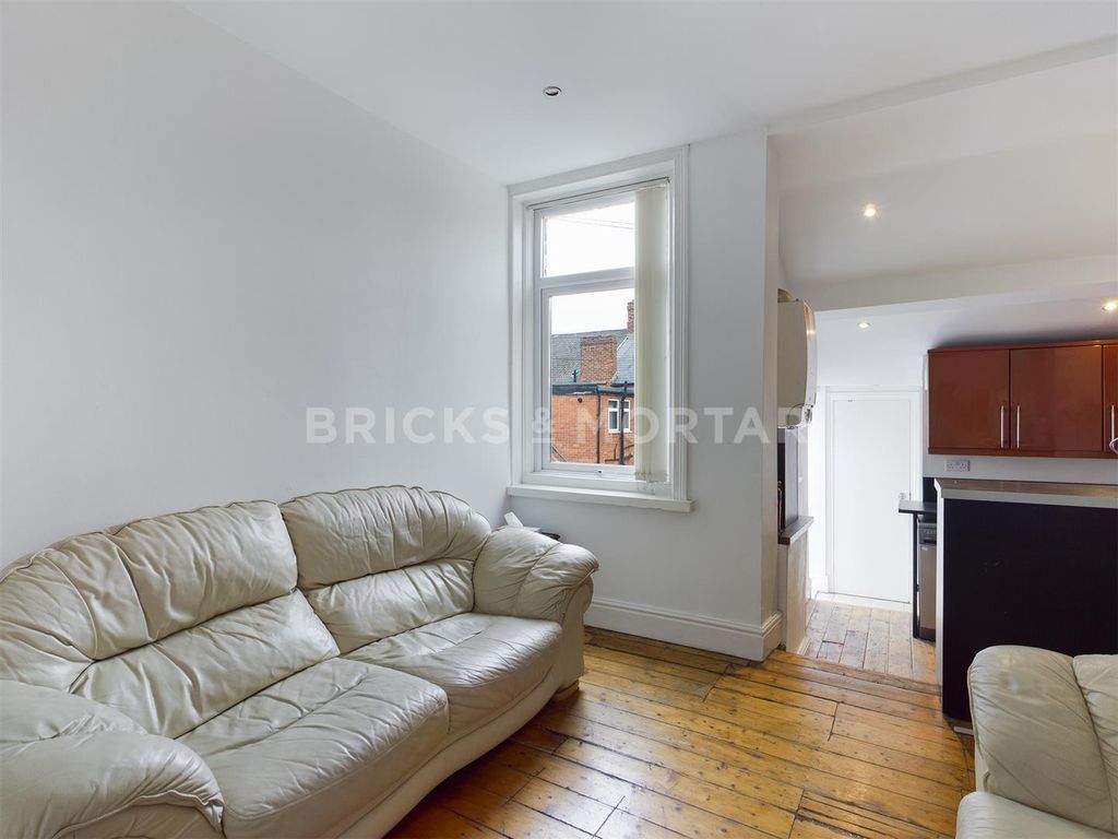 Property photo 2 of 8 1.Jpg