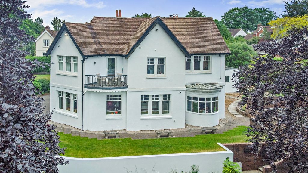 Property photo 1 of 13 Front