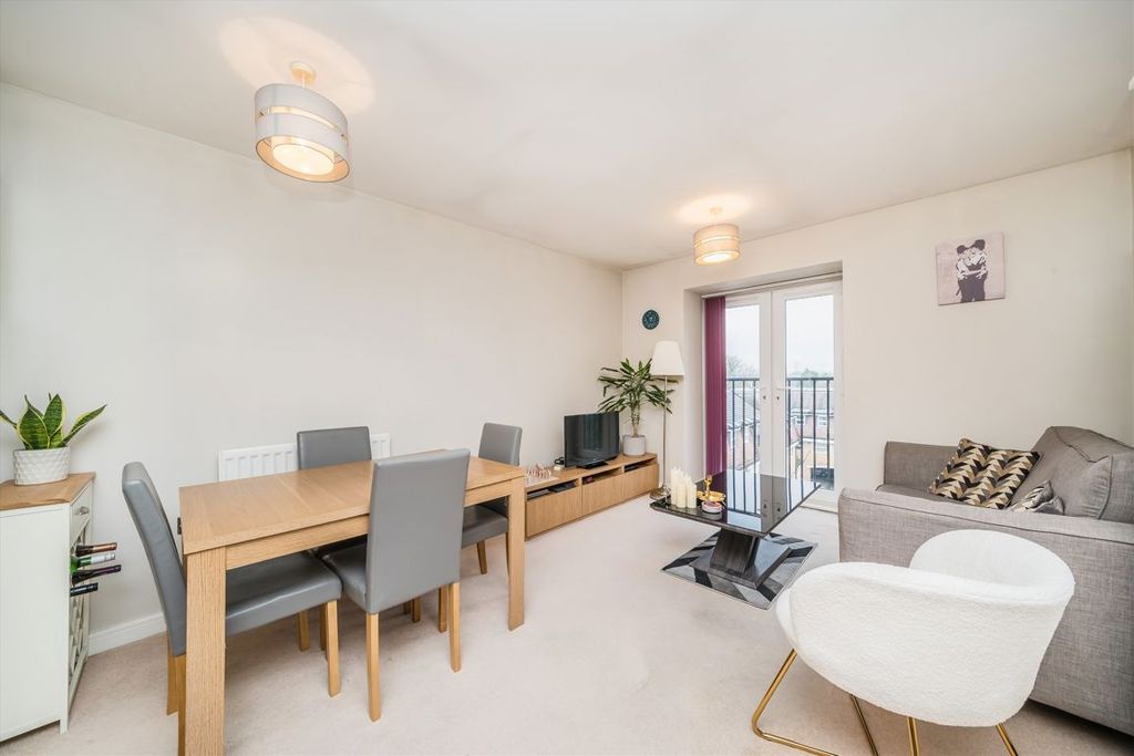 Property photo 2 of 5