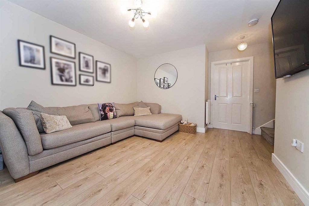 Property photo 3 of 21