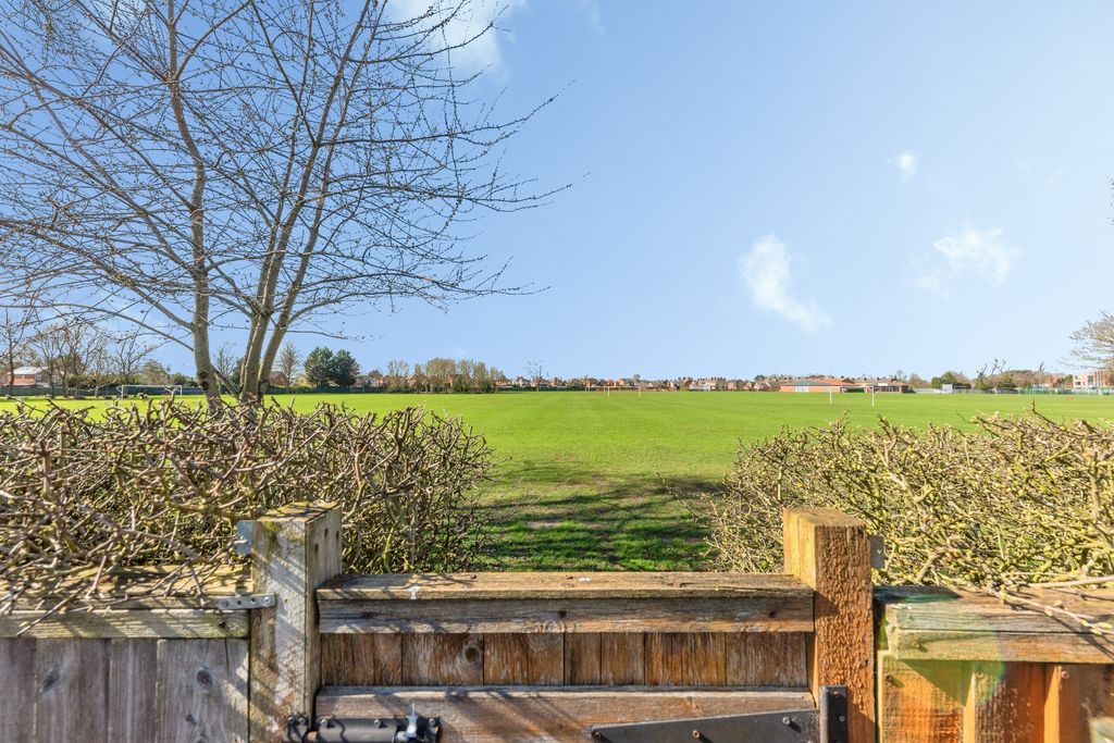 Property photo 3 of 13 33_Macaulay_Drive-24