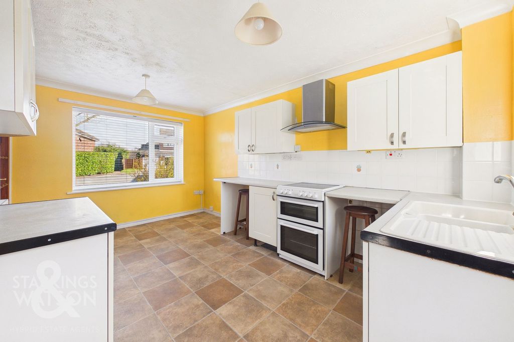 Property photo 3 of 24