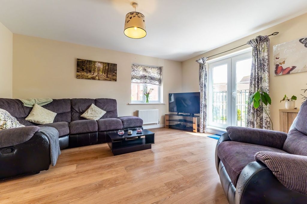 Property photo 3 of 20