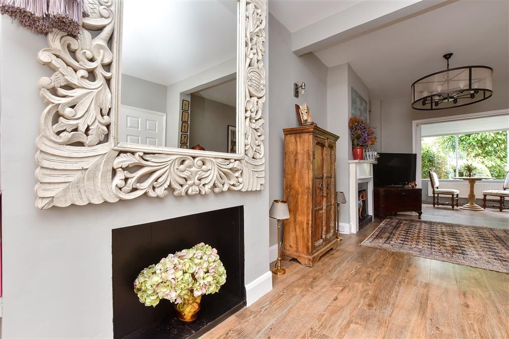Property photo 3 of 14 Internal Feature