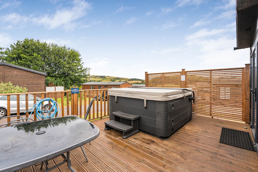 Property photo 2 of 17 53_86206