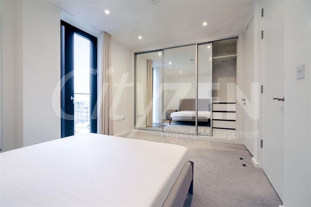 Property photo 3 of 22 Bedroom