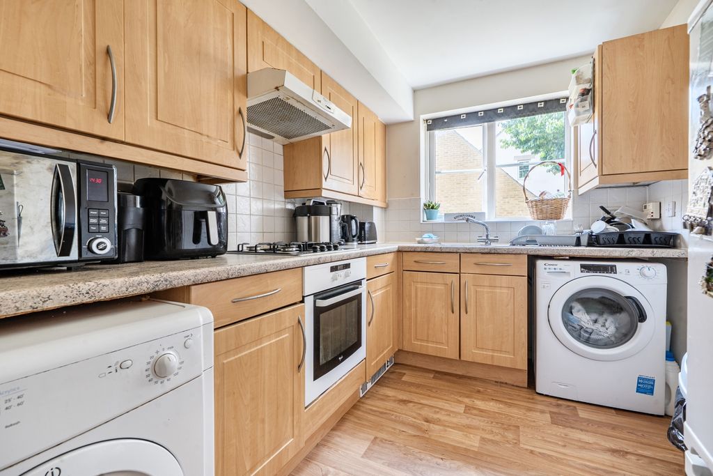 Property photo 3 of 11 1472571-12-6A2c0A915022A