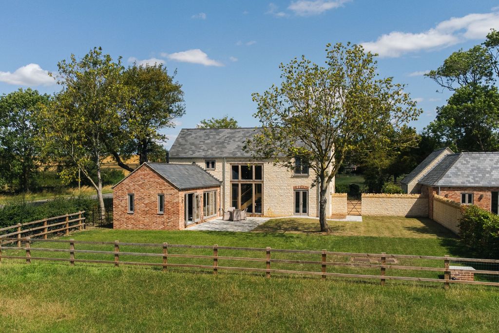Property photo 2 of 57