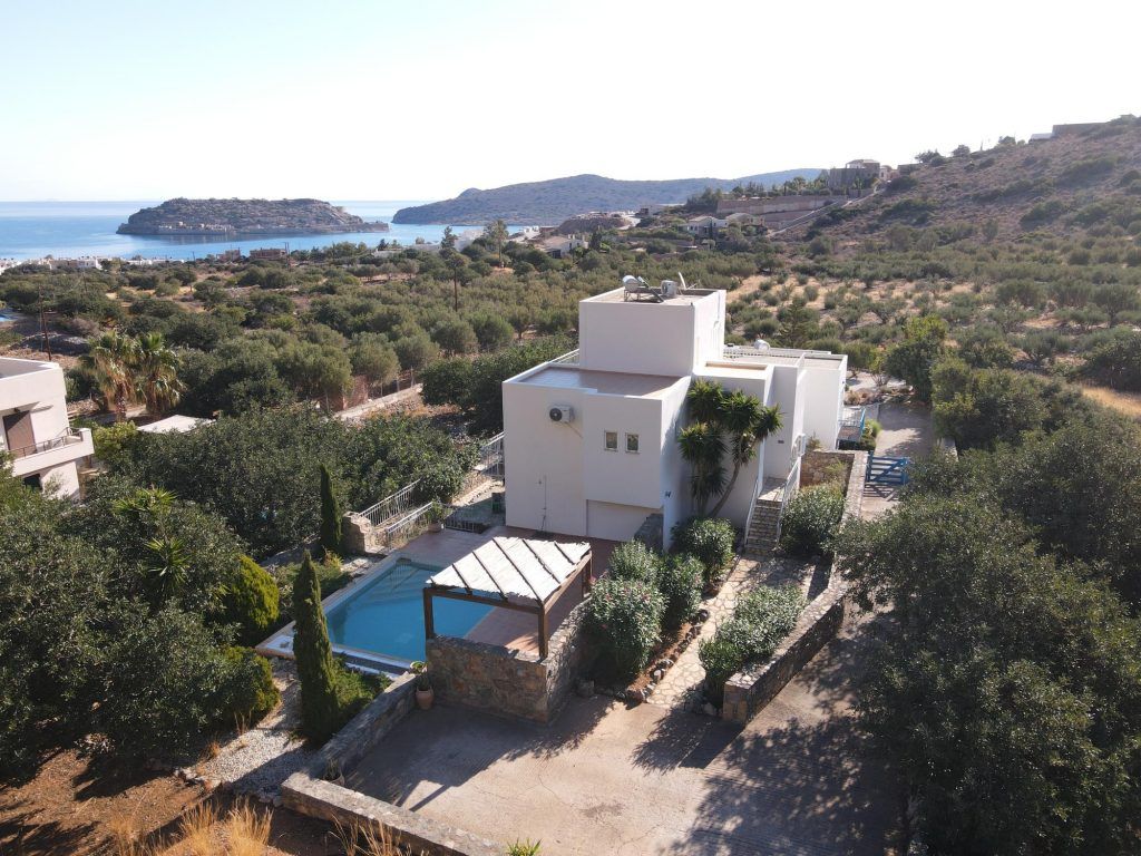 Property photo 1 of 44