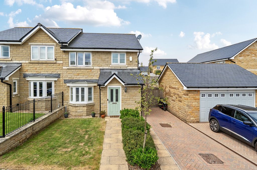 Property photo 1 of 18 1494320-1-6A5F523...