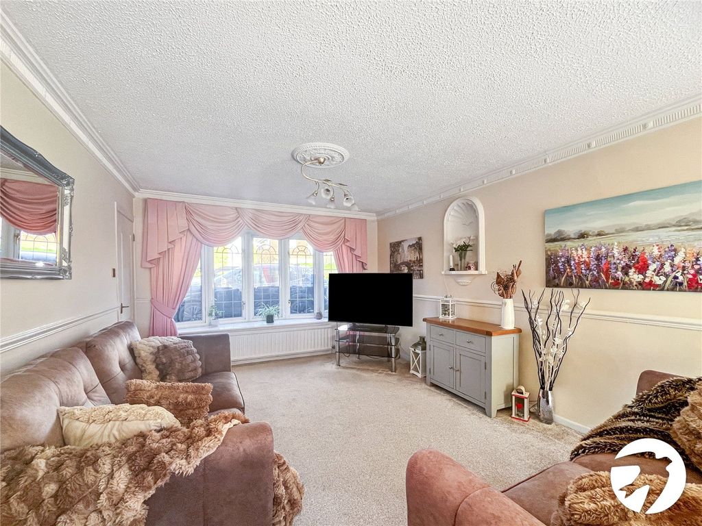 Property photo 2 of 21 Picture No. 16