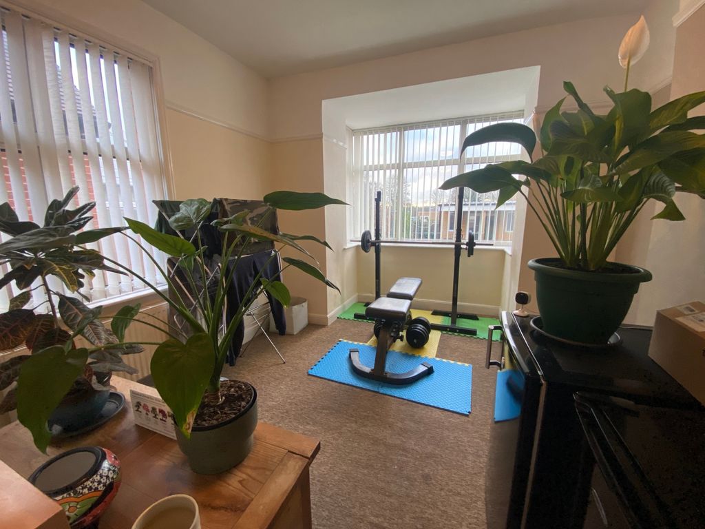 Property photo 3 of 9 Photo 6