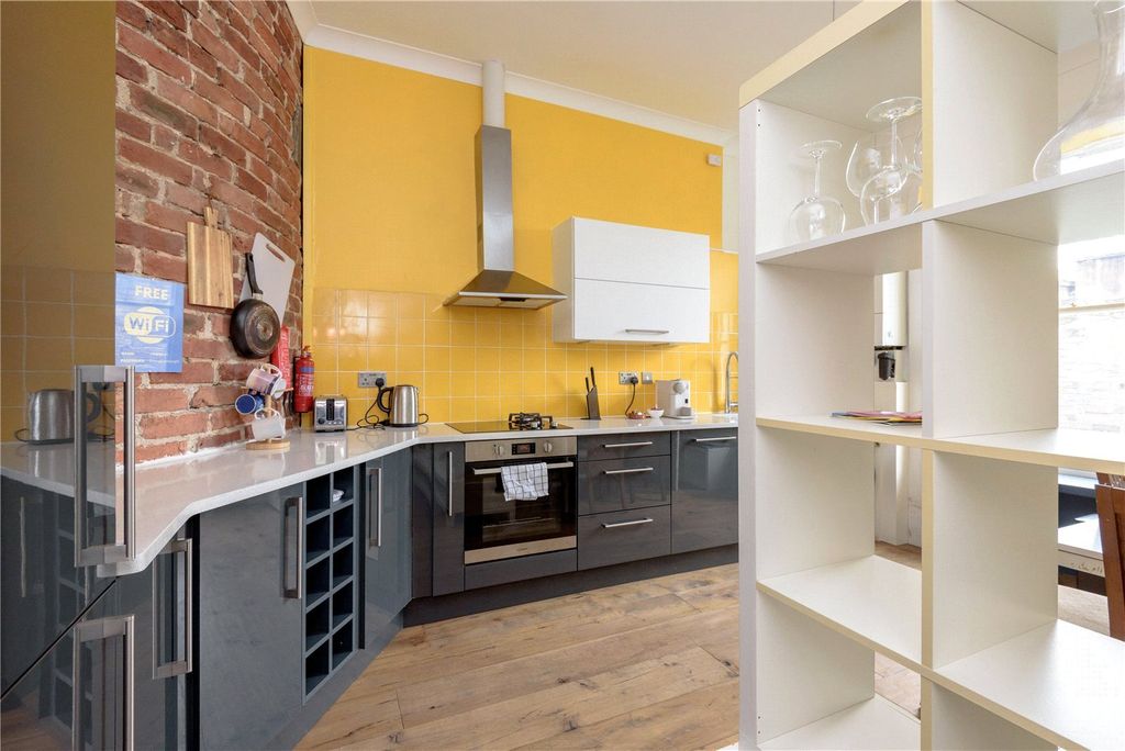 Property photo 3 of 12 Kitchen/Dining