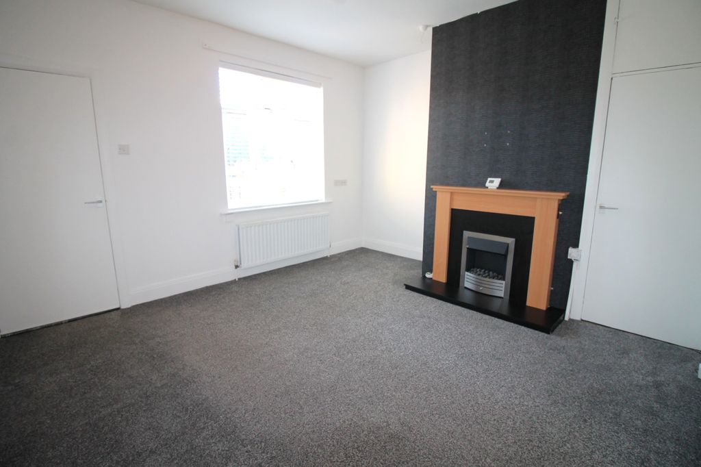 Property photo 2 of 9 Living Room (1)