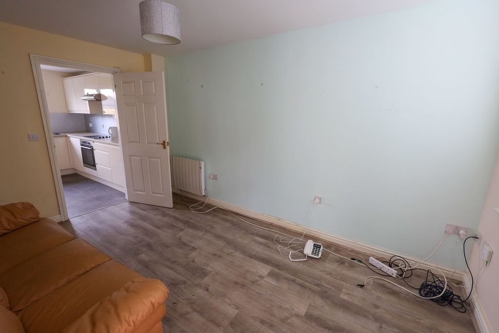 Property photo 3 of 8
