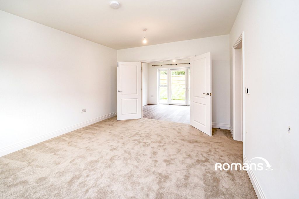 Property photo 3 of 11 Photo