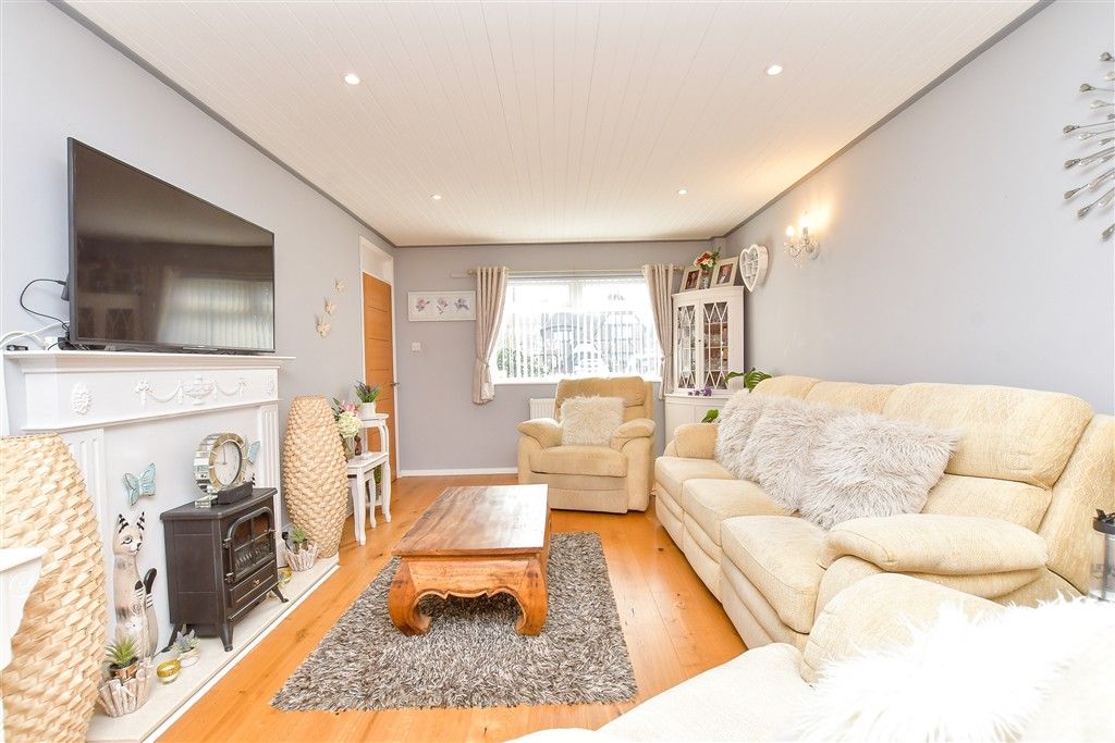 Property photo 3 of 15 Lounge/Diner