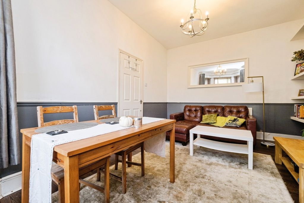 Property photo 2 of 16 Photo