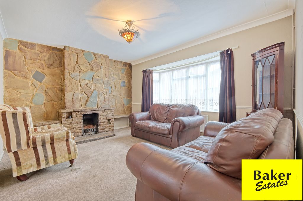 Property photo 3 of 26