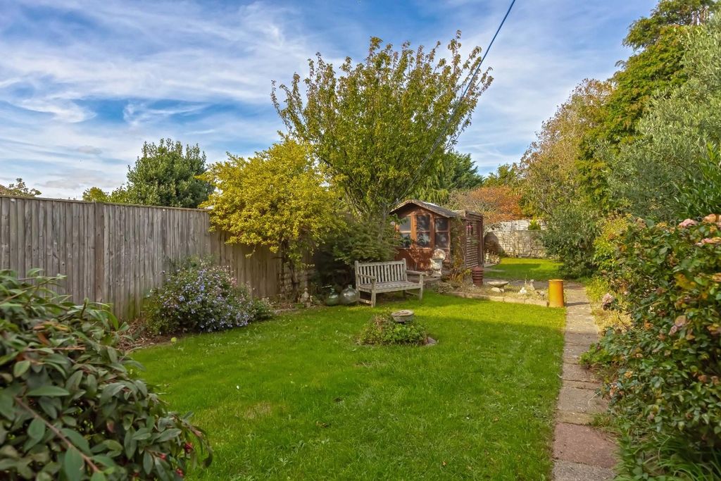 Property photo 2 of 19 Tower Rd_7.Jpg