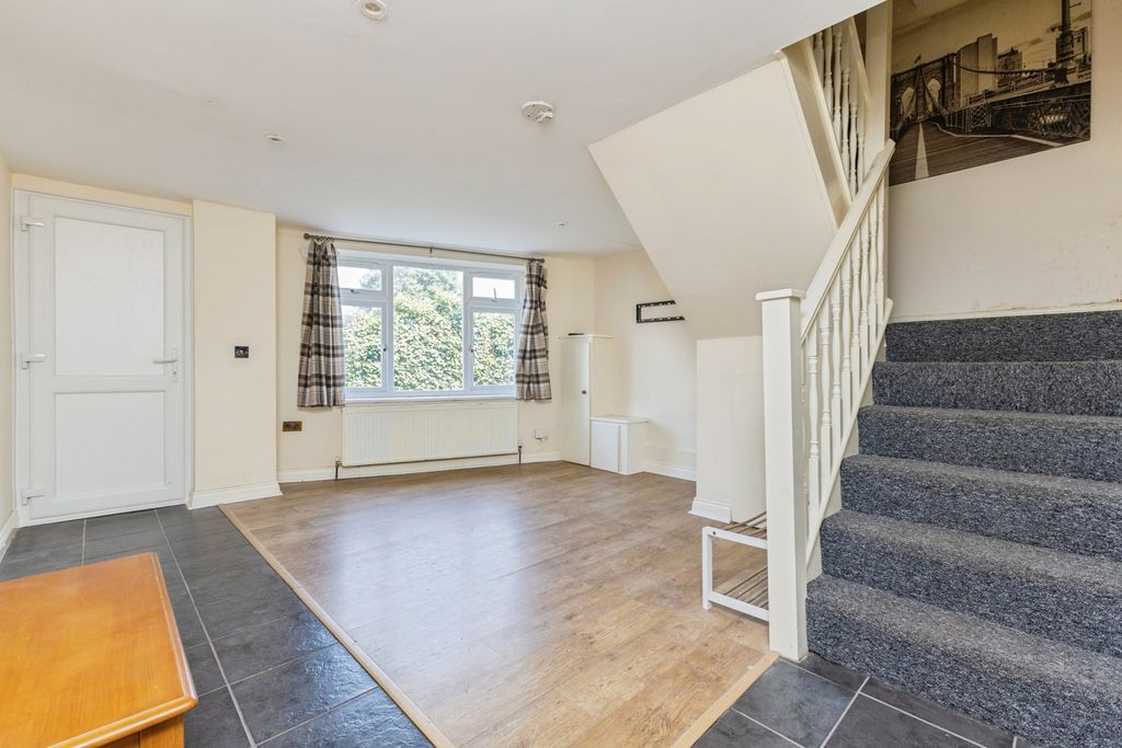 Property photo 3 of 20 Pbox-Img.Jpg