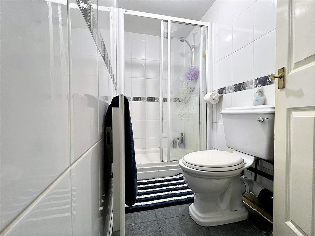 Property photo 3 of 7 Y3Xxoqrv-0-Hjiky5S_7_W.Jpg