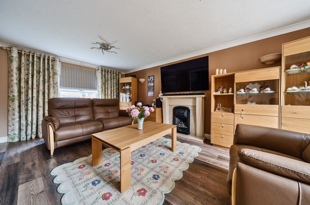 Property photo 2 of 24 1302253-1-6846B45cd1B72-Arw-1