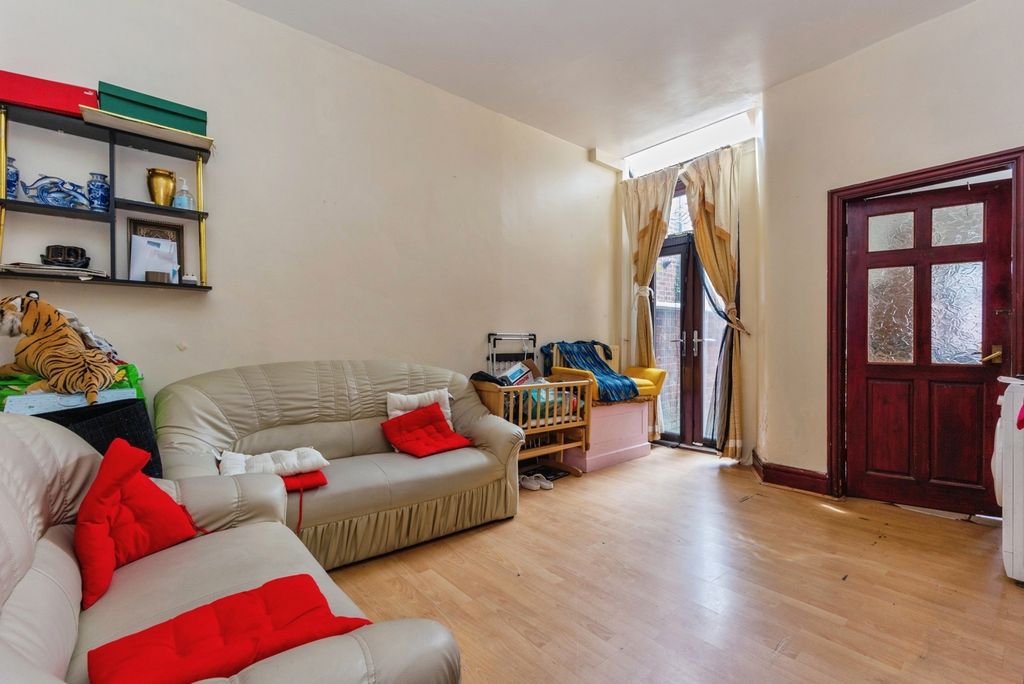 Property photo 2 of 18 Pbox-Img.Jpg