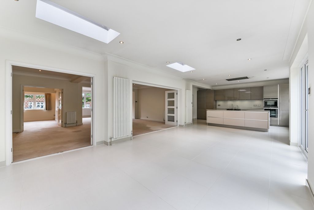 Property photo 3 of 20 Brockley Avenue, ...