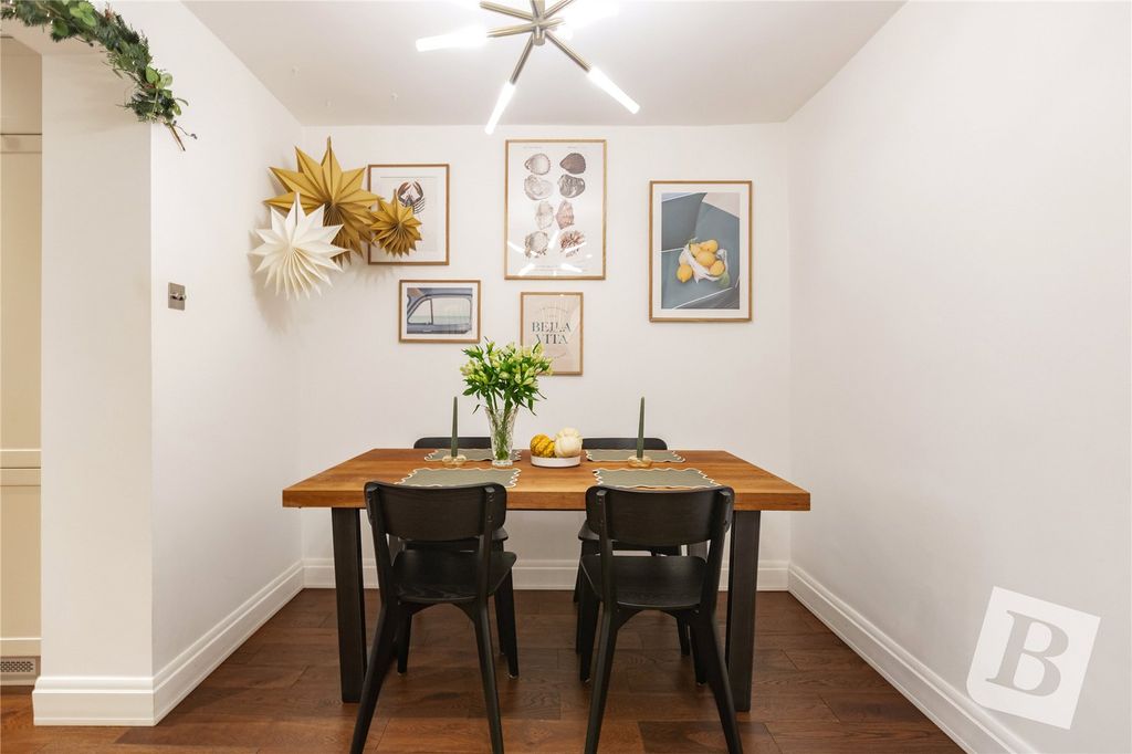 Property photo 2 of 19 Dining Area