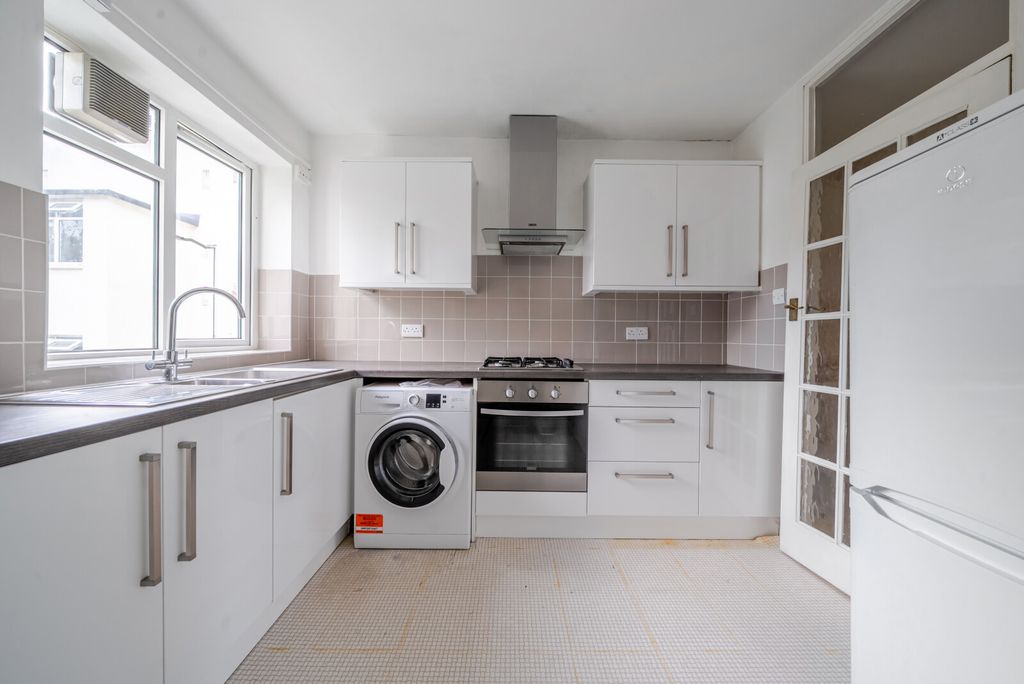 Property photo 3 of 13 Kitchen
