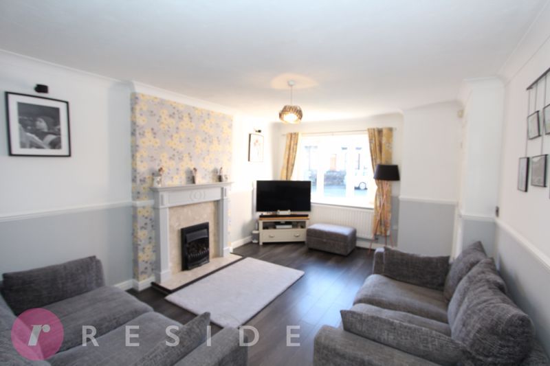 Property photo 2 of 19 Lounge