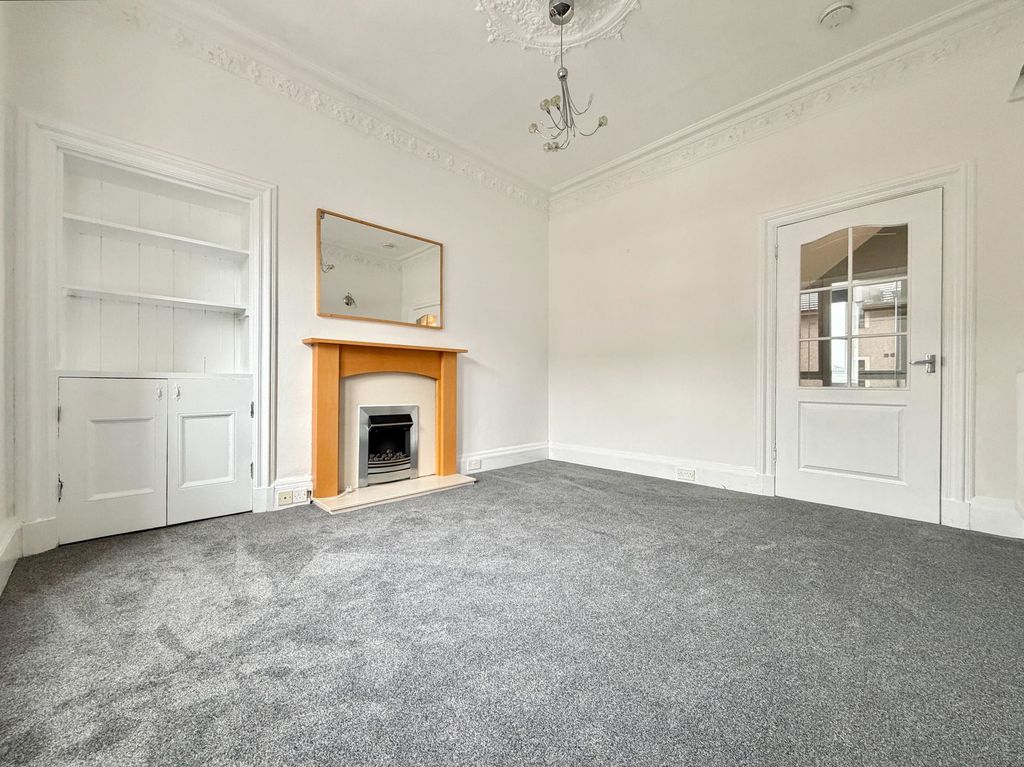 Property photo 3 of 27