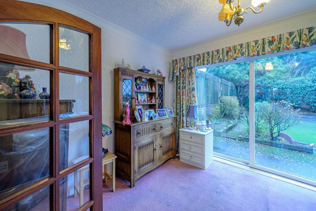 Property photo 3 of 18