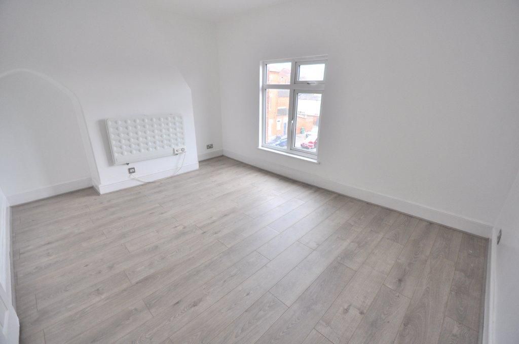 Property photo 3 of 6 Master Bedroom