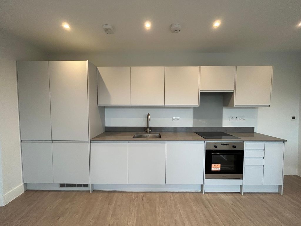 Property photo 1 of 7 1 Bed Flat To Rent Trinity Court, Pinner Ha5