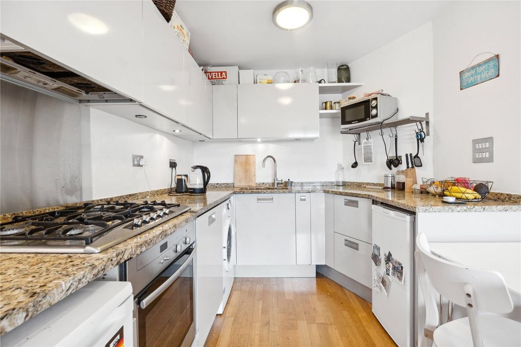 Property photo 2 of 11