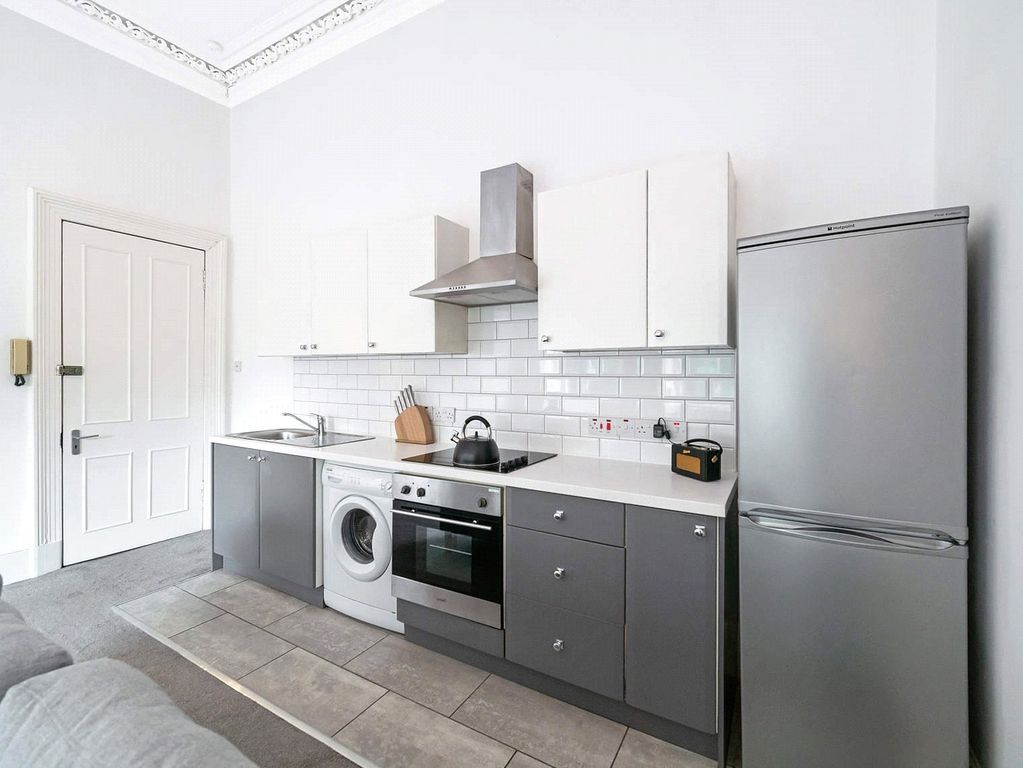 Property photo 3 of 16 Kitchen
