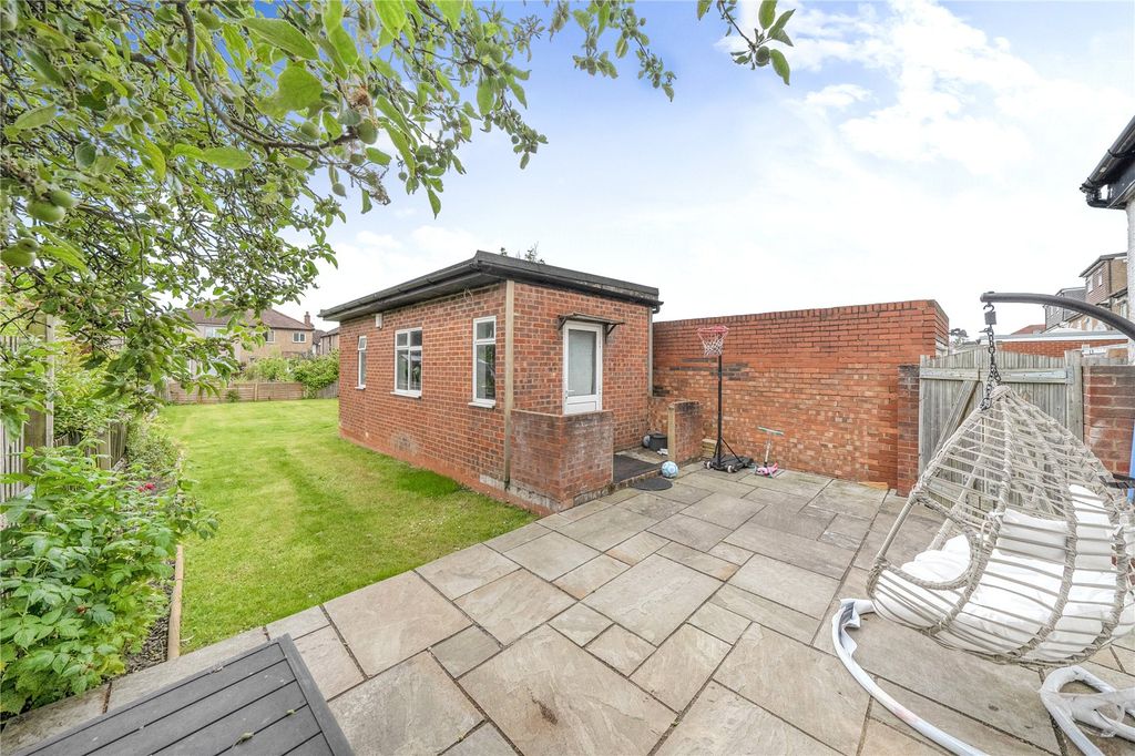 Property photo 2 of 19 Picture No. 09