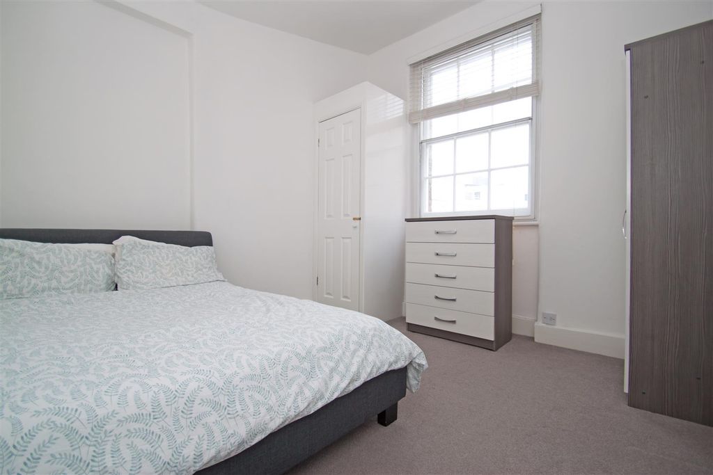 Property photo 3 of 5 Bedroom 1.Jpg