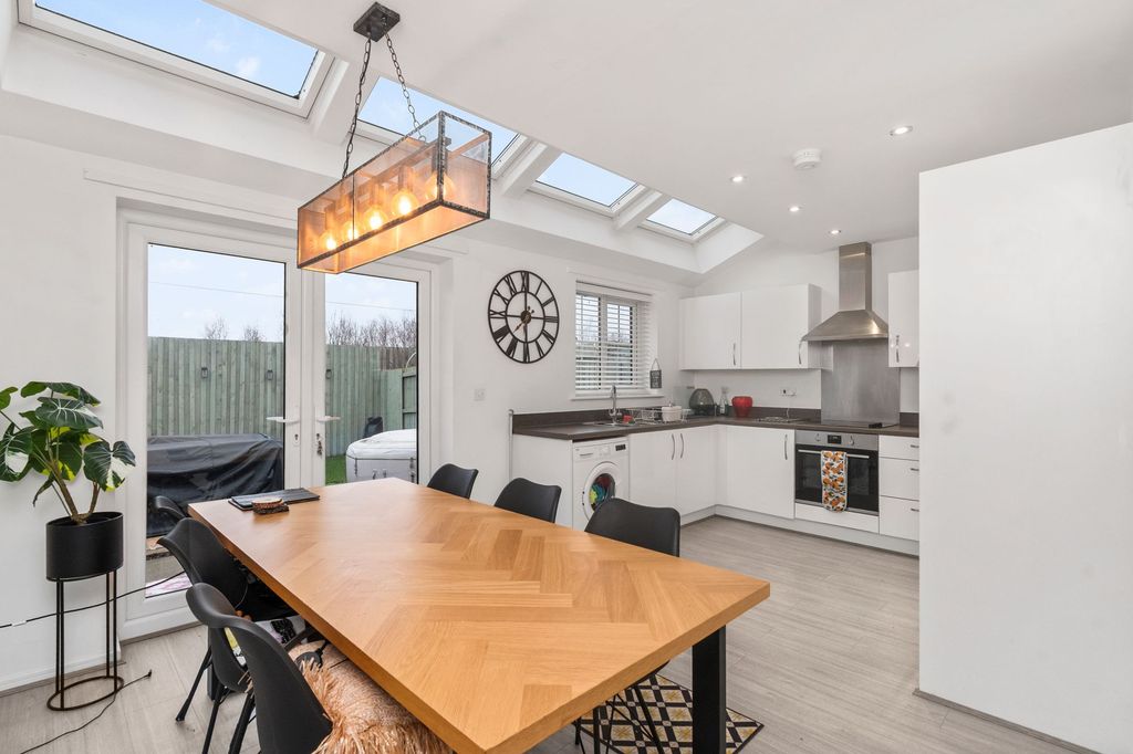 Property photo 2 of 29