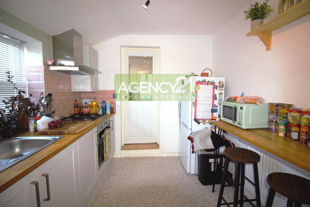 Property photo 3 of 11 Photo 7